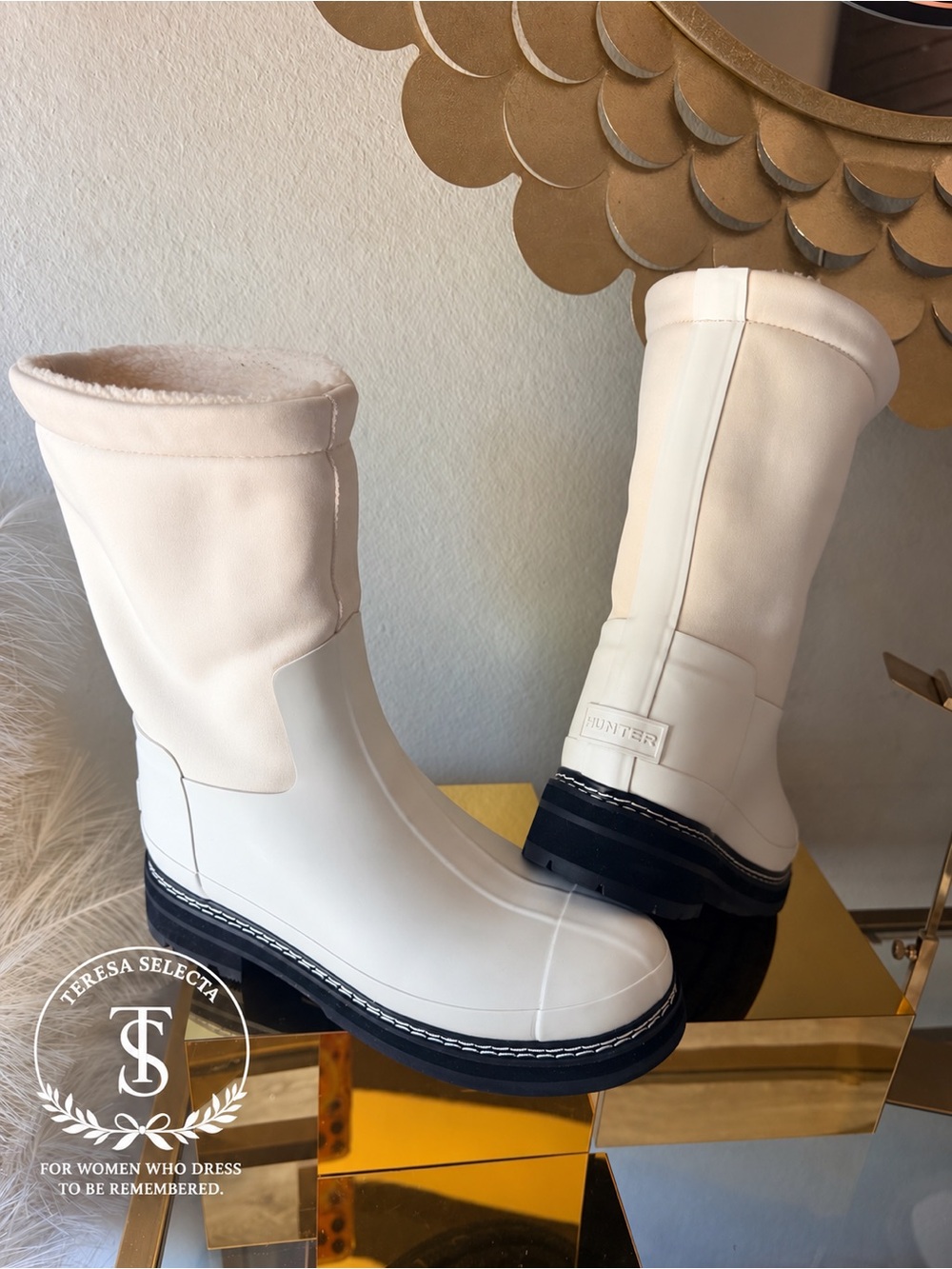 Hunter Women’s White Sherpa Cuff Rain Boots UK 7 US 9 Lug Sole